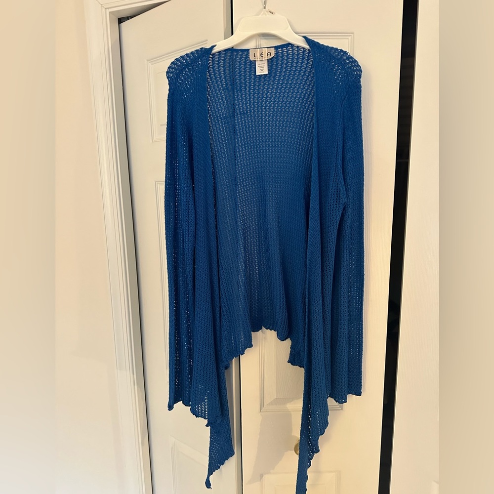 Lightweight LEA sweater- Sz. XL